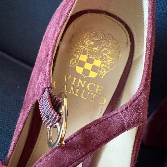 Beautiful plum Vince Camuto’s suede chunky heels - Picture 6 of 7
